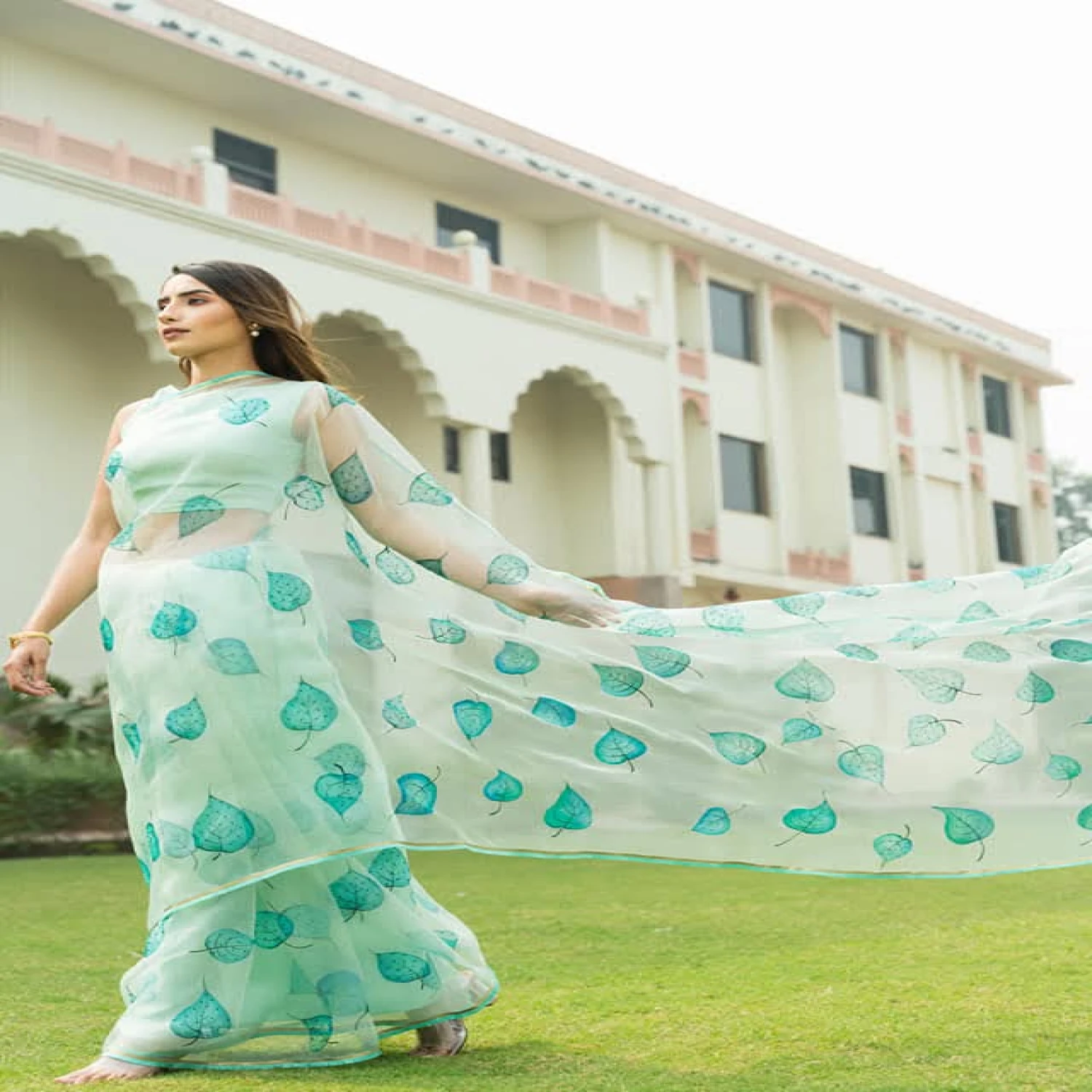 হ্যান্ড প্রিন্ট শাড়ি